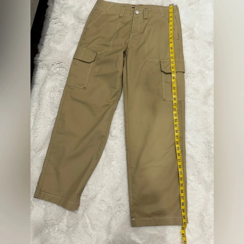 True Religion Military Single Needle Cargo Pant Travertine
Khaki Women's 28 NWT - Picture 12 of 16
